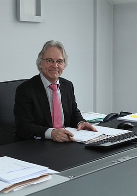 serveerster mode Afkorting advocatenkantoor Warnants Hasselt onder Rechtbank Limburg